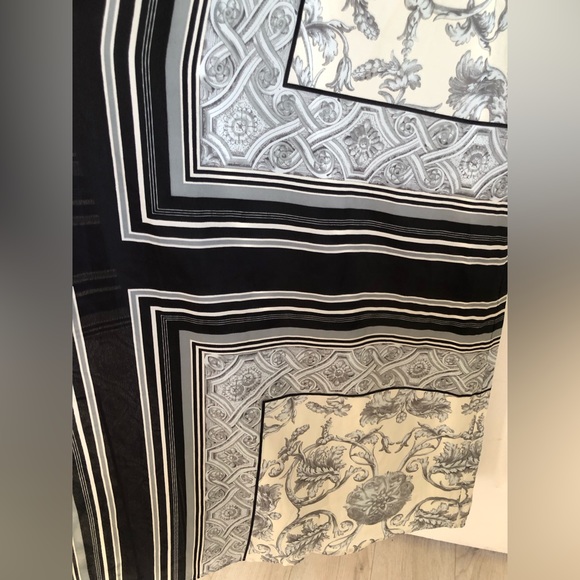 VINCE CAMUTO Maxi dress. - Picture 11 of 16